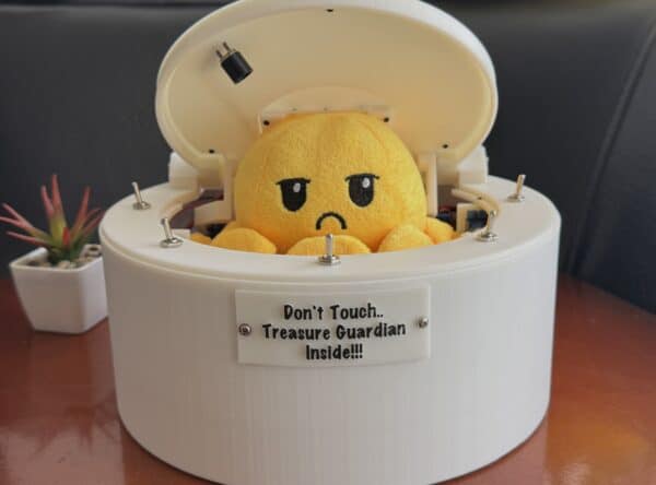 Useless Octopus Box - Don't Touch 😠