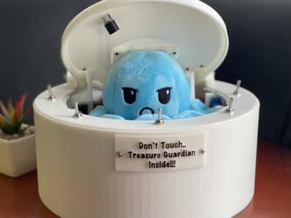 Useless Octopus Box - Don't Touch 😠