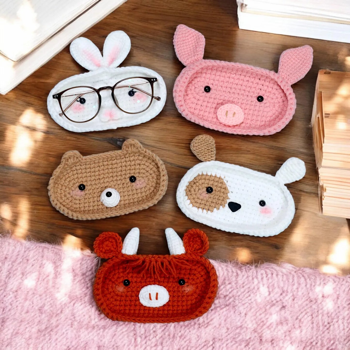 15-in-1 Farm Animal Eyeglass Holder Crochet Pattern – Highland Cow, Bunny, Pig, Puppy, Bear & More – Easy Amigurumi Tray & Case Designs