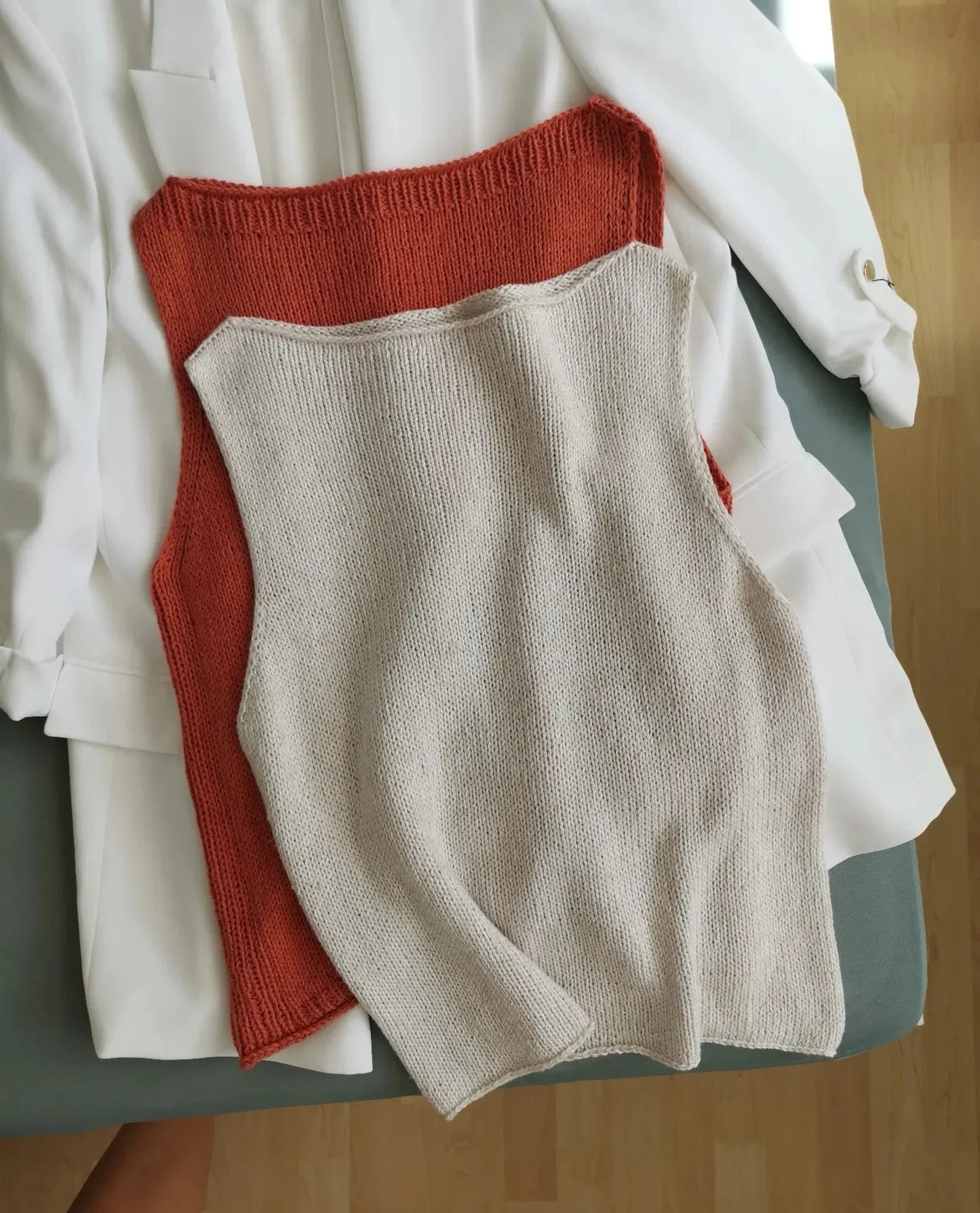 SABAI Top Knitting Pattern – Beginner PDF (3 Languages)